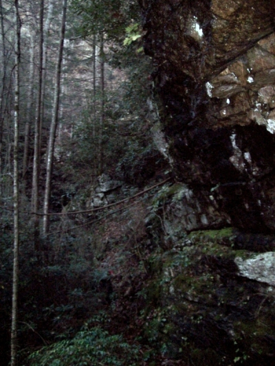 Cliff between Lilybeth Falls and Devil's Slide Falls (click and find Bol'Dar)