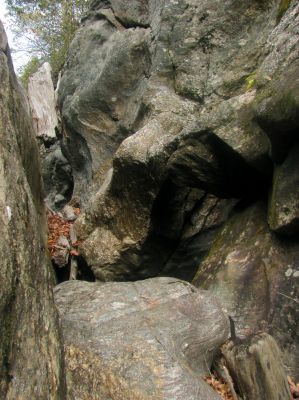 Another view looking along the right side of the blockage rock 

