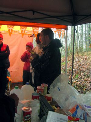 More and more hikers came in to the gap all weekend,, many stayed,,
