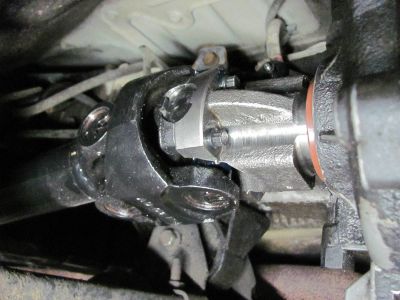 driveshaft mounted to transfer case

