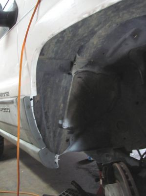 Coming together nicely happy I could save the inner fender (for now anyway) 
