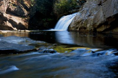 This is a small falls just above Compression Falls. It is between Compression and Twisting Falls that I personally sometimes refer to as the 'middle falls' or upper Compression falls. Taken 10-06-2016
