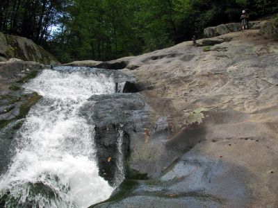 Nice waterfalls beside trail on the Gragg Prong Creek (find Bol'Dar) 
