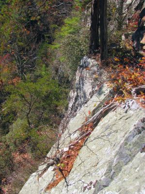 Here you can see part of the ledge as I followed it on around 
