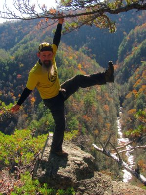 John gnome poses the Diamond Rock ! 
